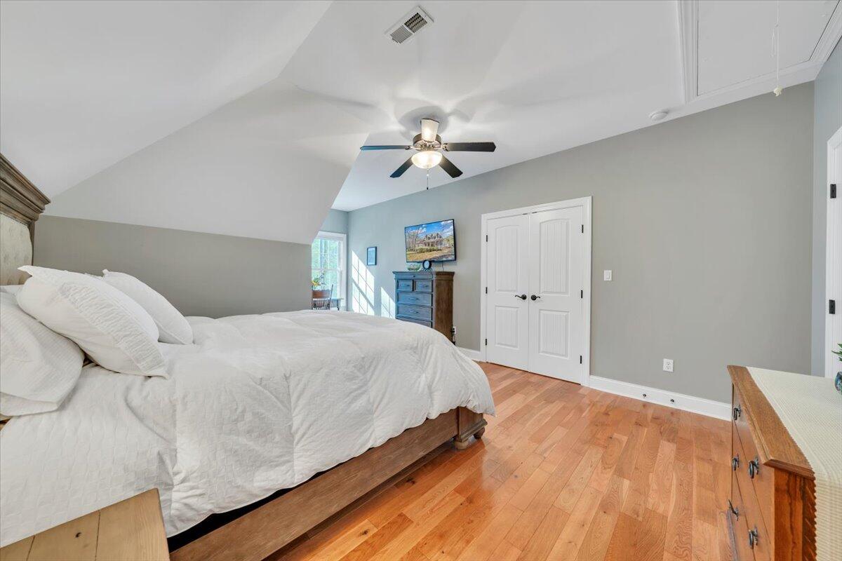 5565 Carons View LN