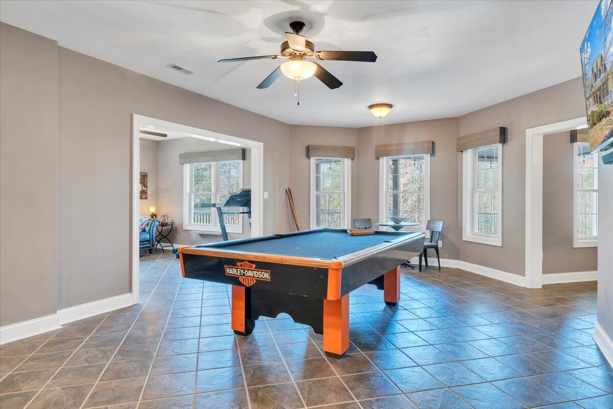 5565 Carons View LN