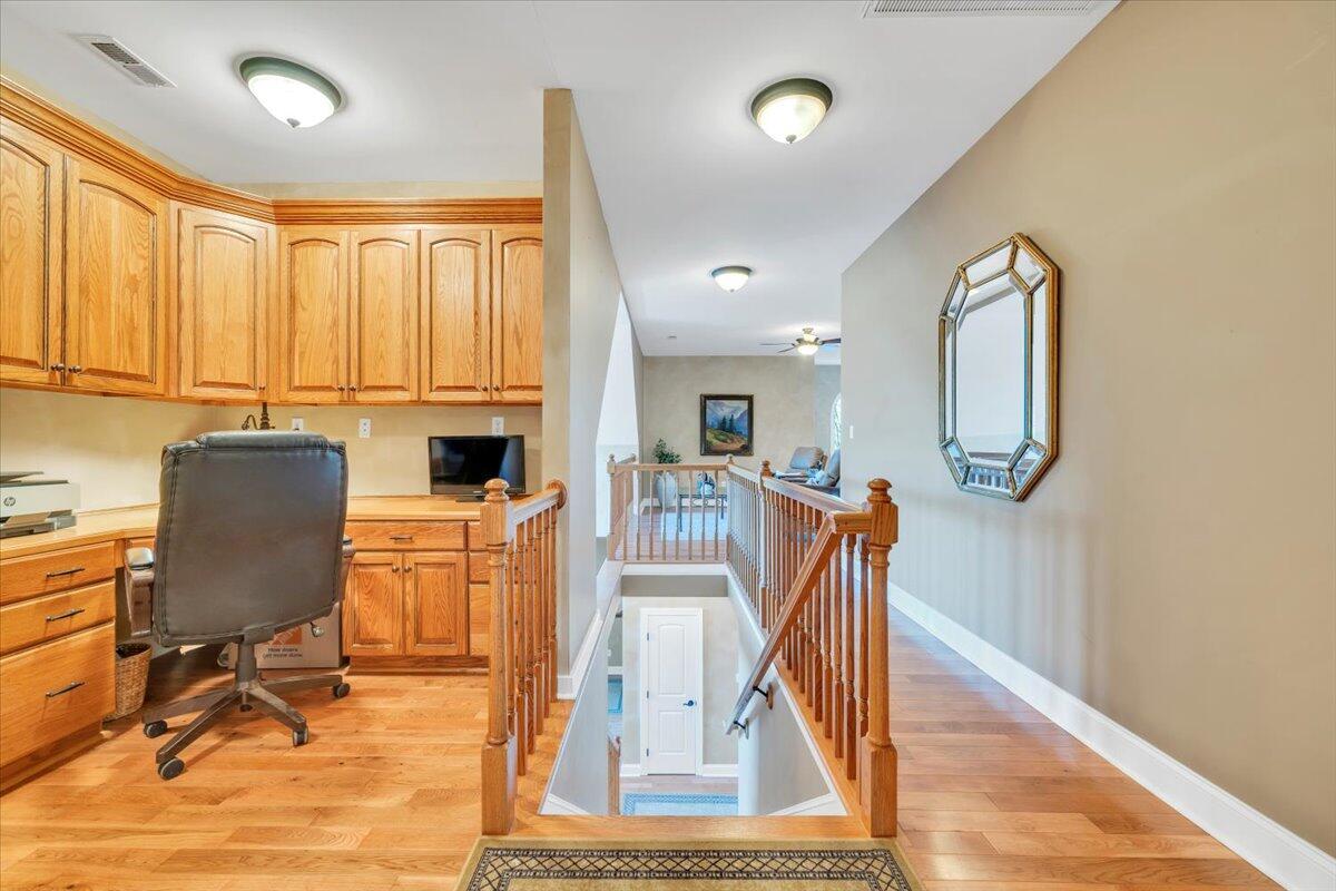 5565 Carons View LN