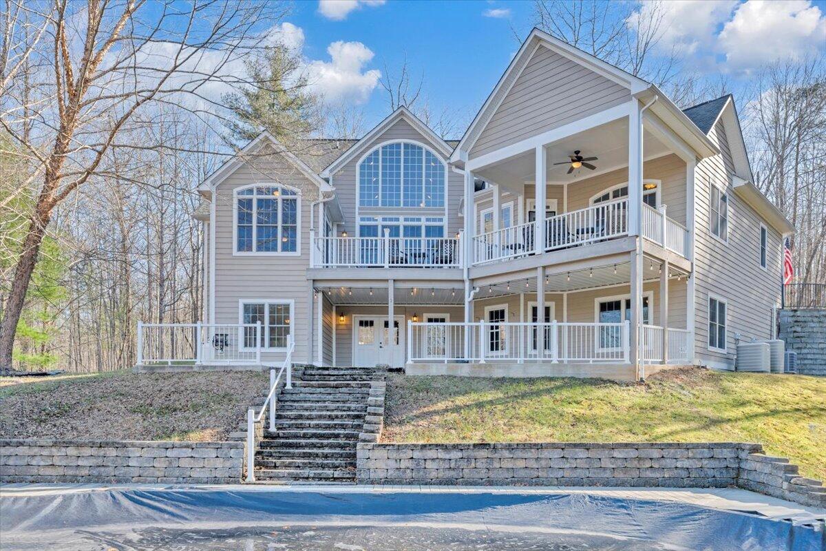 5565 Carons View LN