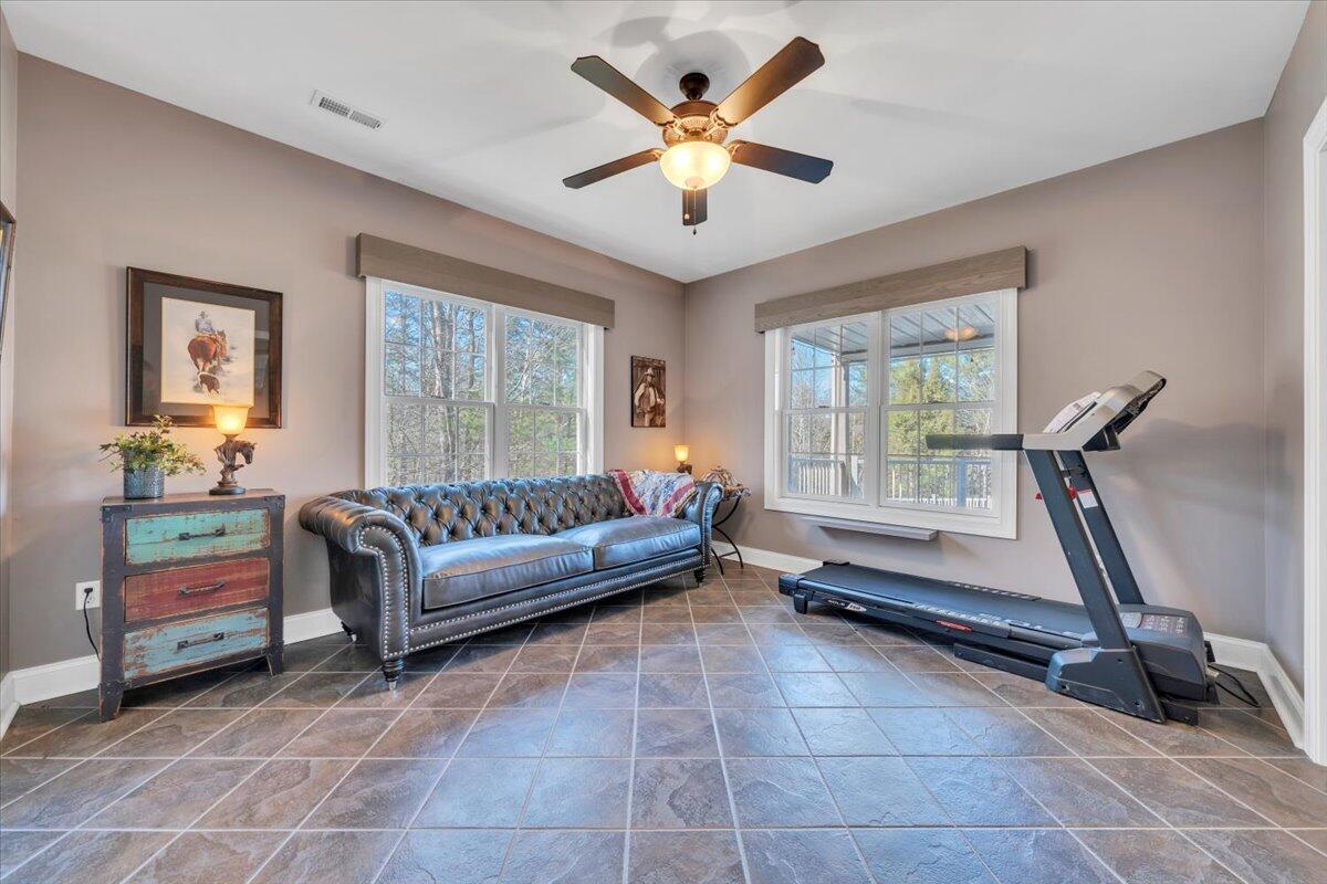 5565 Carons View LN