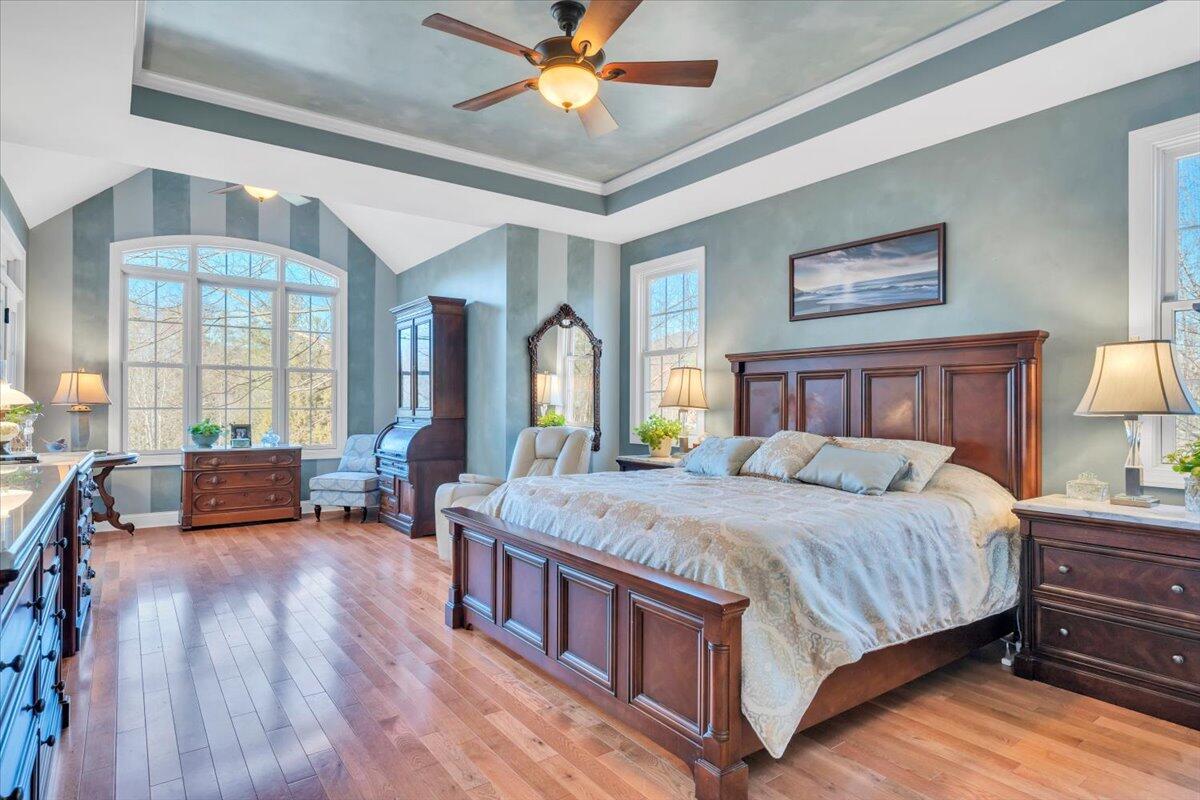 5565 Carons View LN