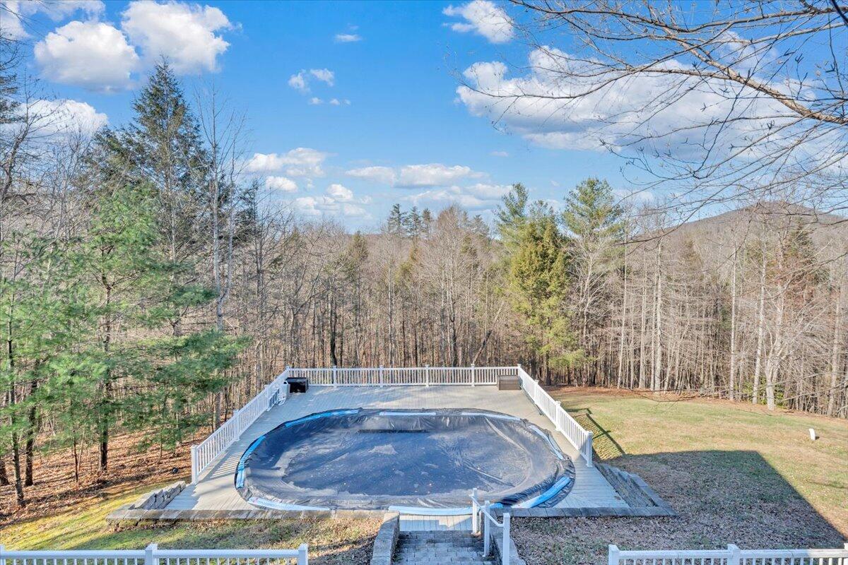 5565 Carons View LN