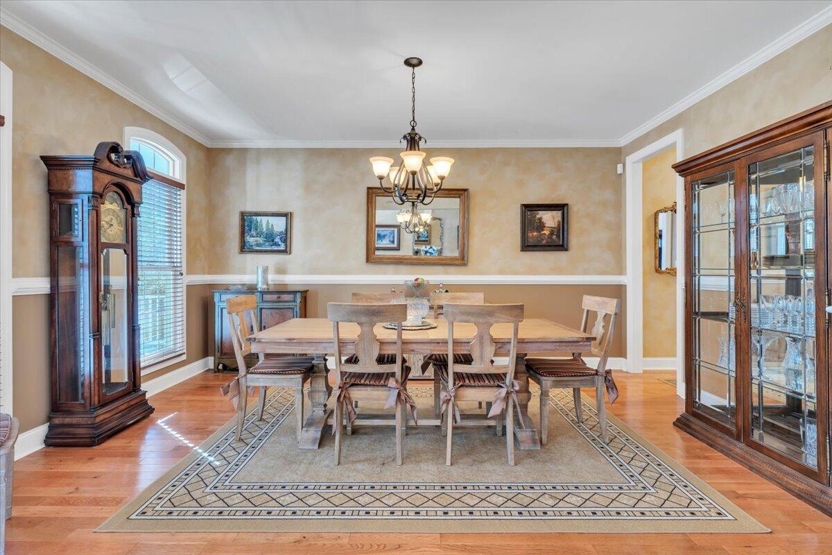 5565 Carons View LN