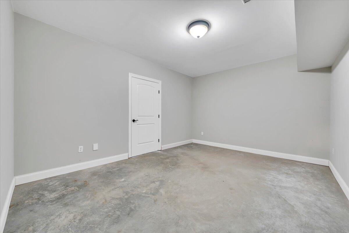 5565 Carons View LN