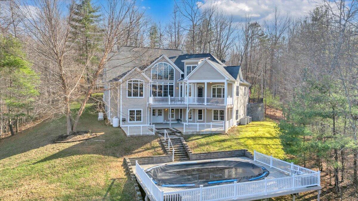 5565 Carons View LN
