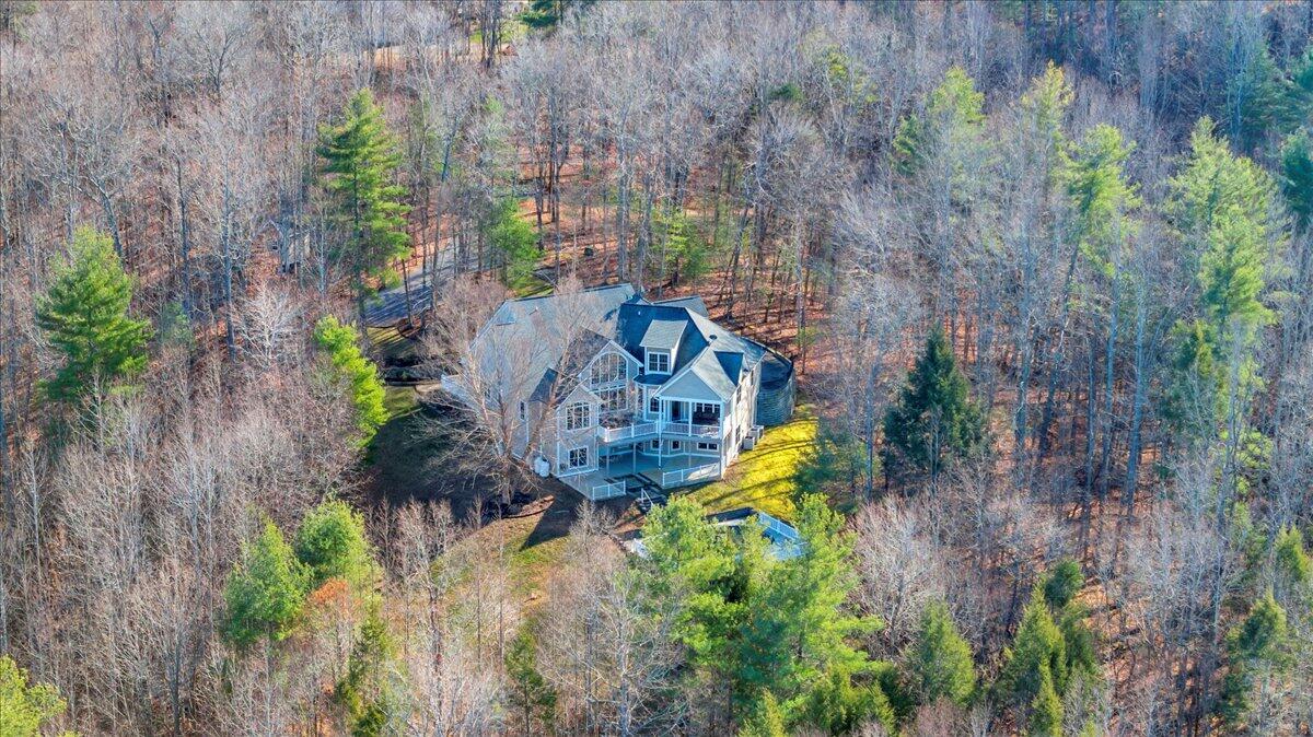 5565 Carons View LN