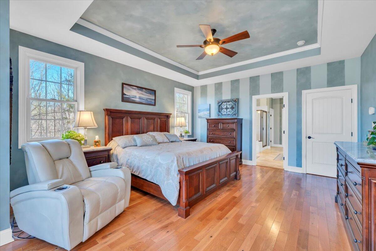 5565 Carons View LN