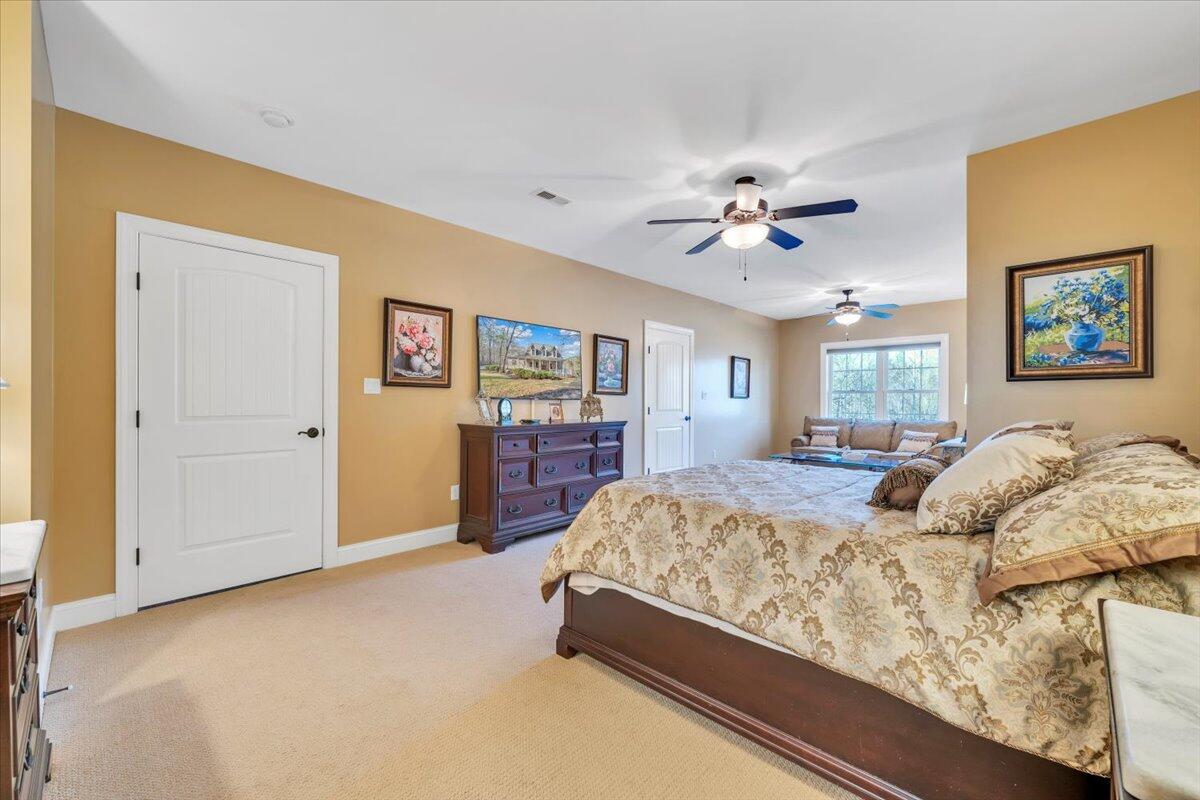 5565 Carons View LN