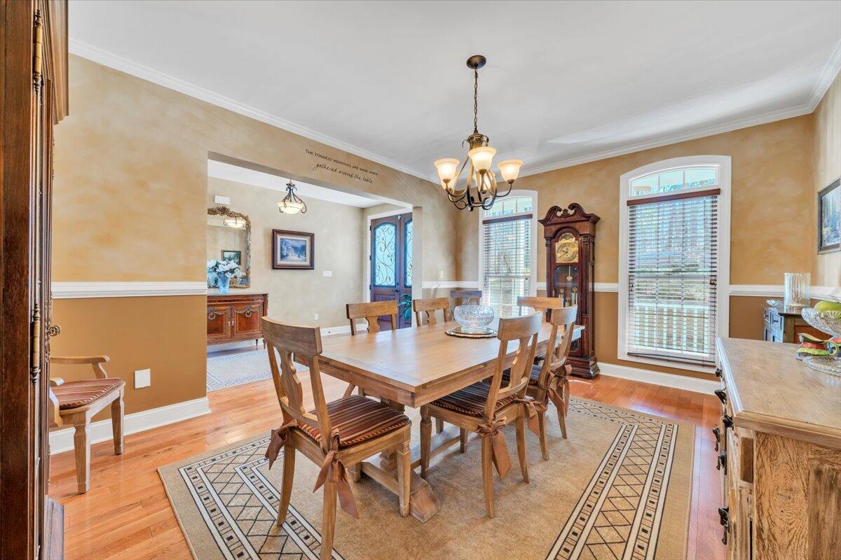 5565 Carons View LN