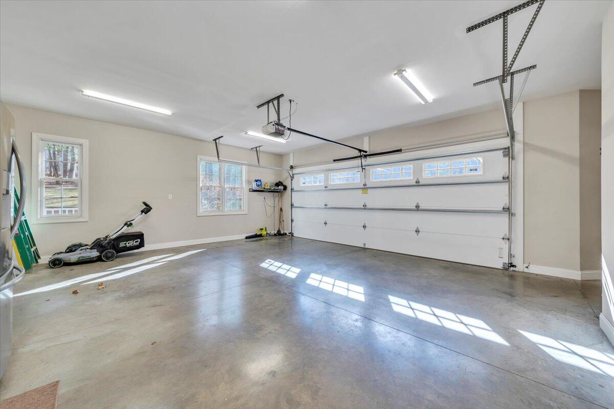 5565 Carons View LN