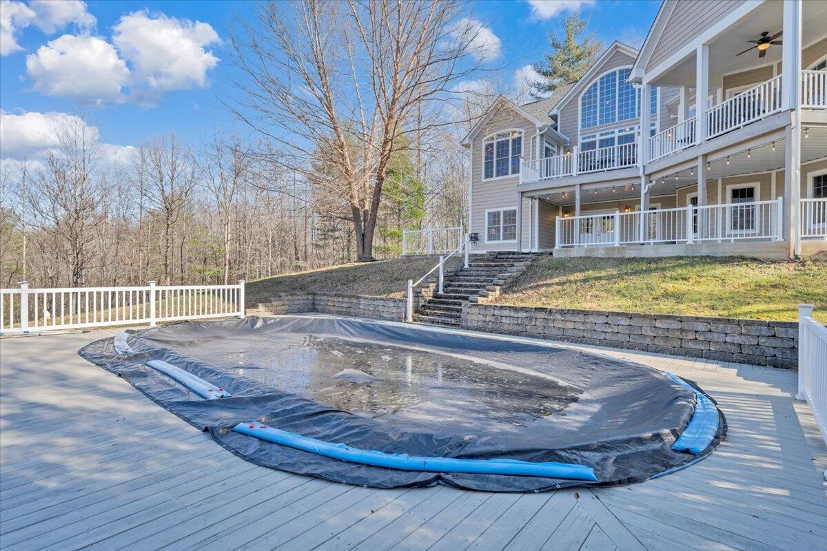 5565 Carons View LN