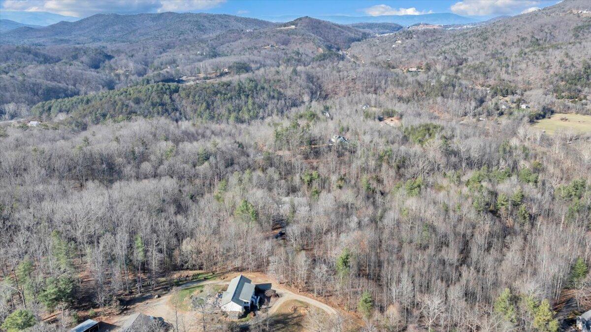 5565 Carons View LN