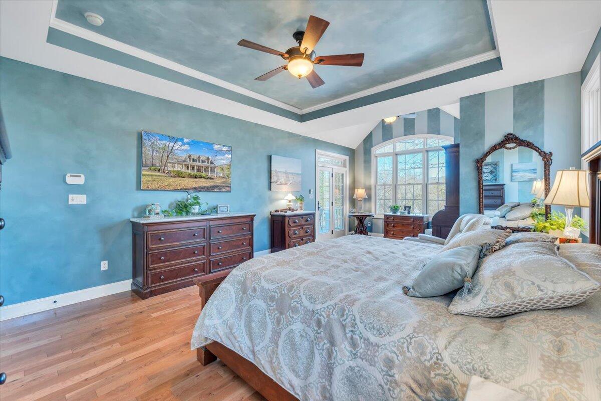 5565 Carons View LN