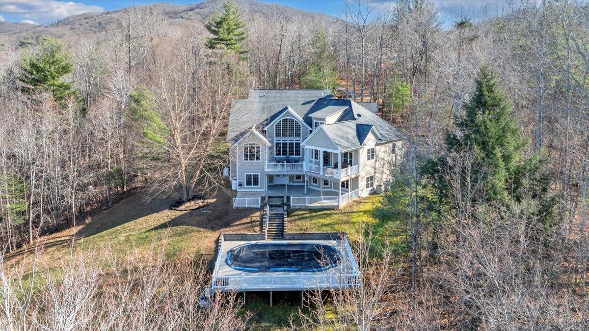 5565 Carons View LN