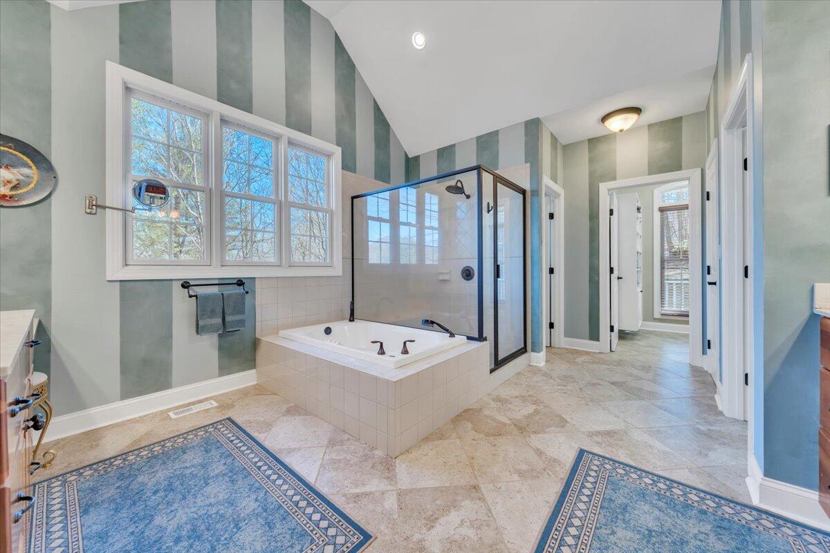 5565 Carons View LN