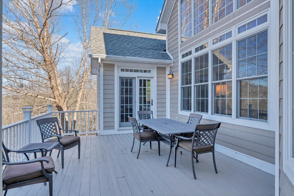 5565 Carons View LN