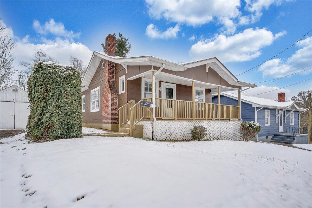 1507 Gladstone AVE SE