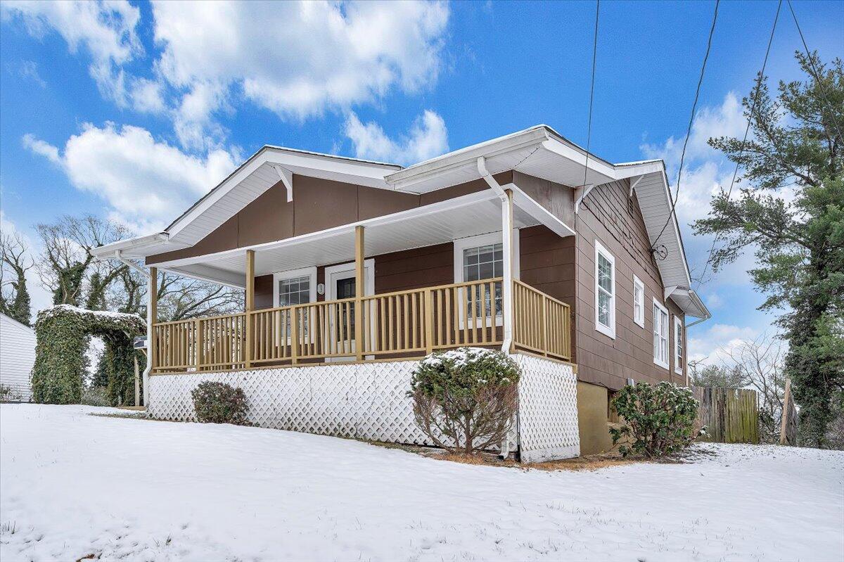 1507 Gladstone AVE SE