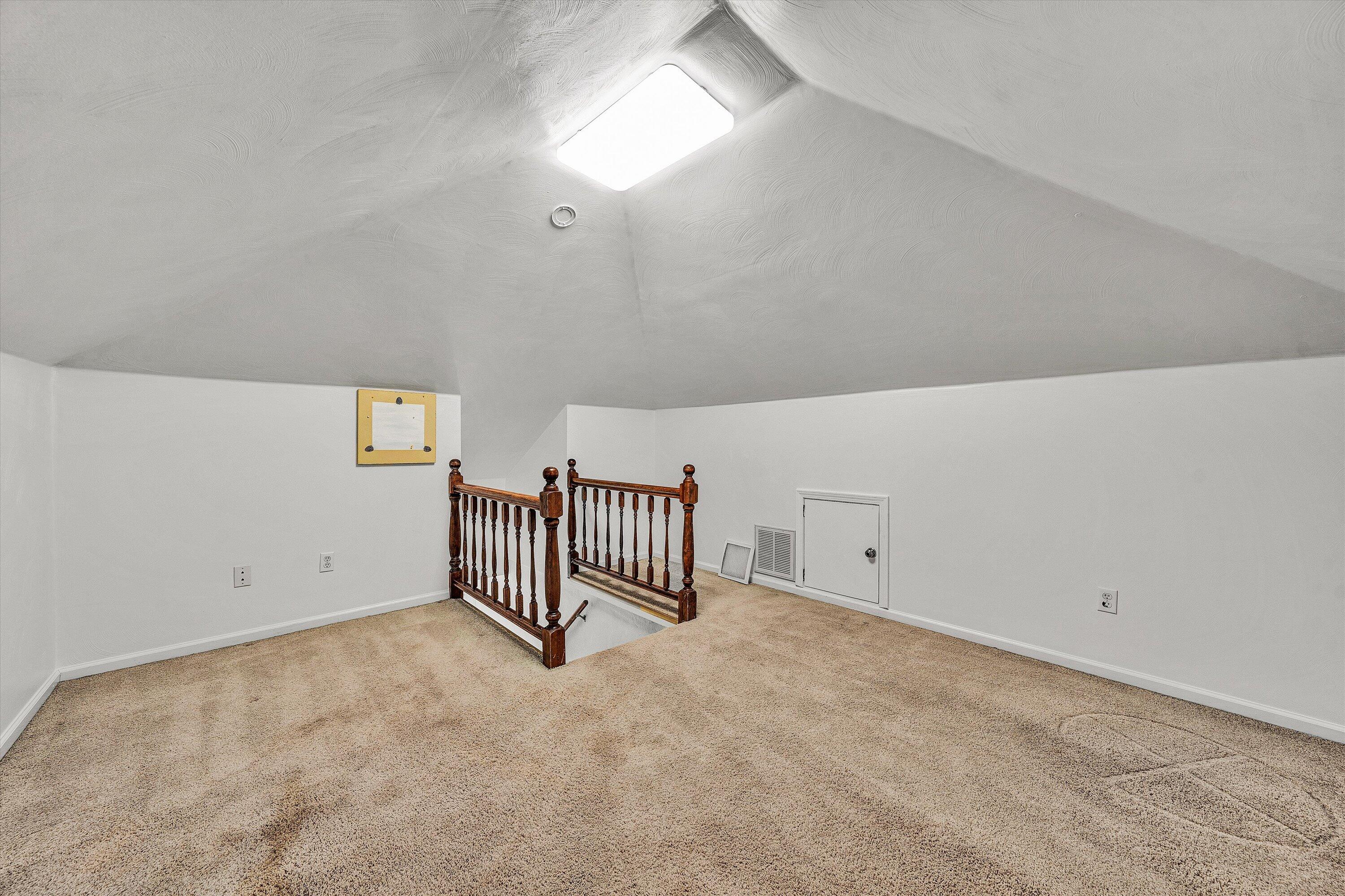 2705 Wycliffe AVE SW