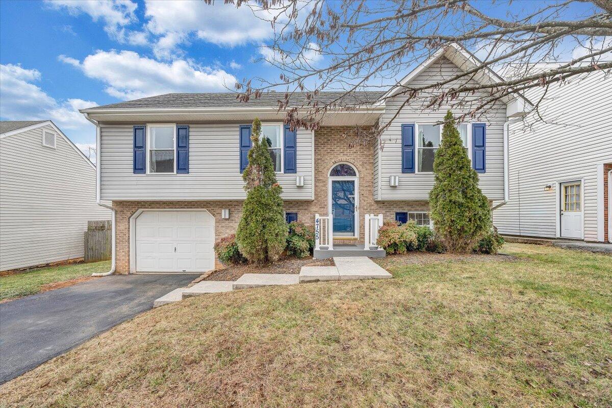 4755 Westvale RD NE