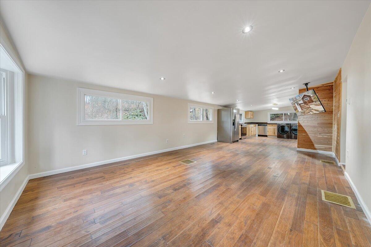 1203 1203 Bottom Creek Lane LN