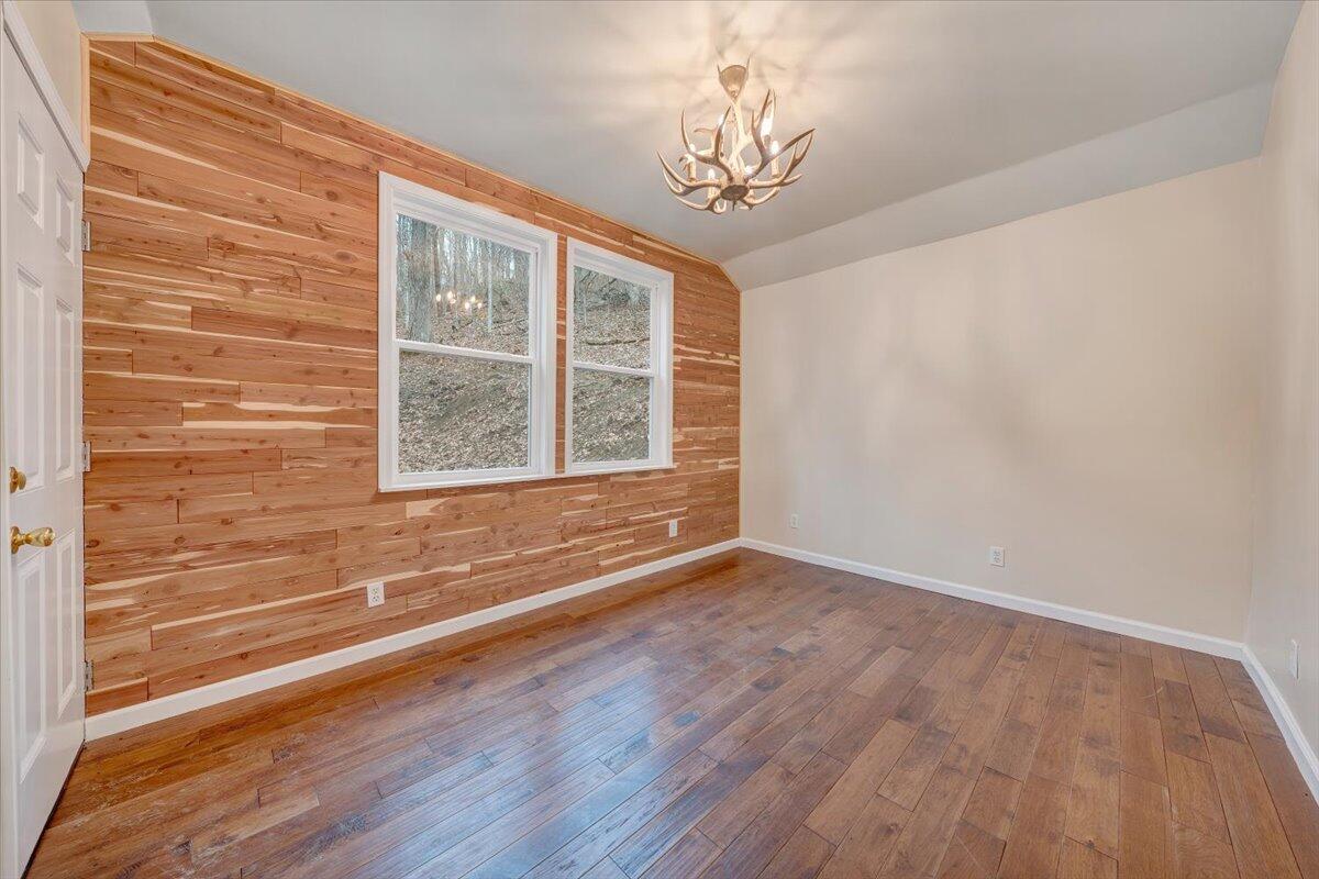 1203 1203 Bottom Creek Lane LN