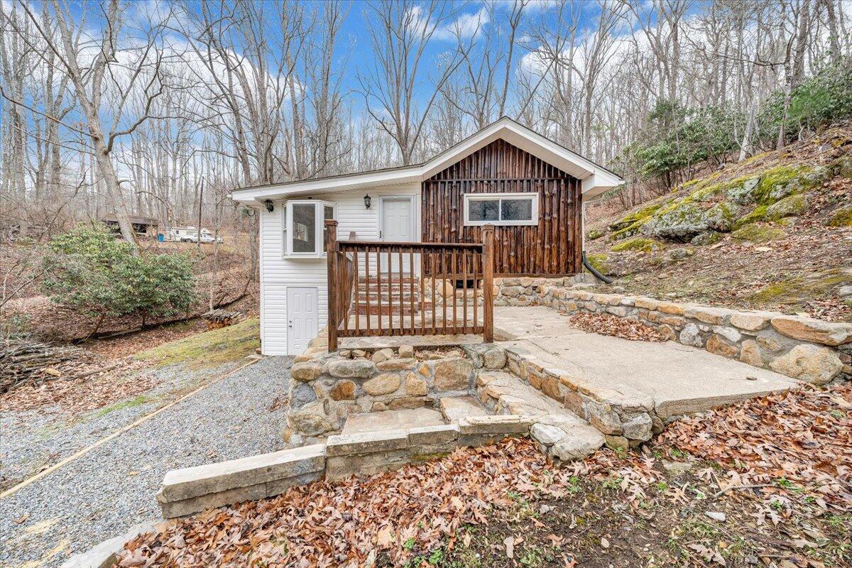 1203 1203 Bottom Creek Lane LN