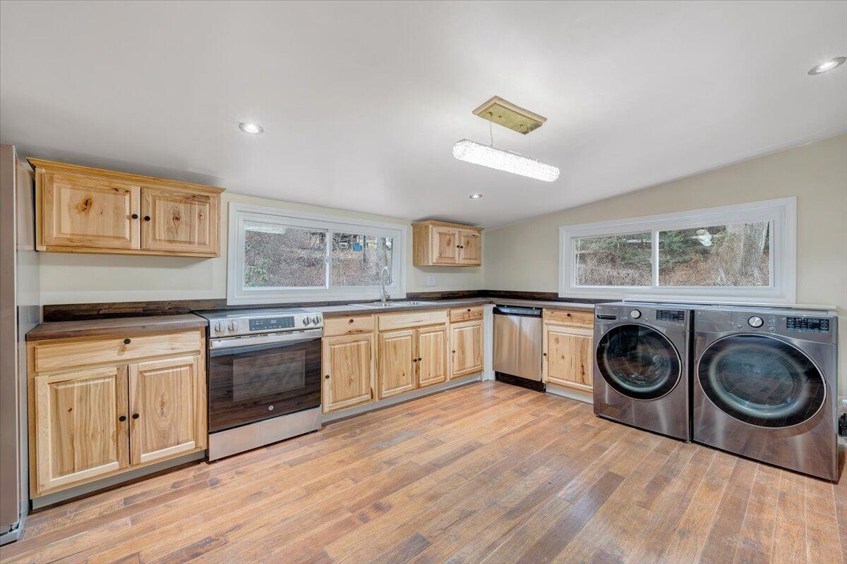 1203 1203 Bottom Creek Lane LN