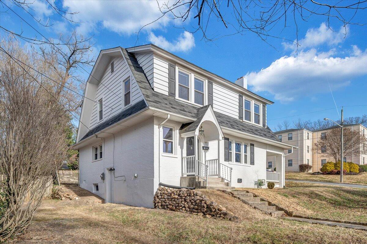 1601 Bluemont AVE SW