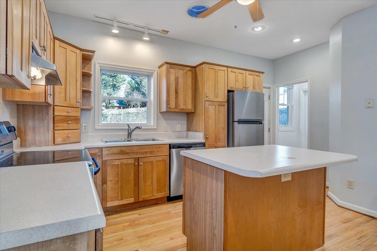 1601 Bluemont AVE SW