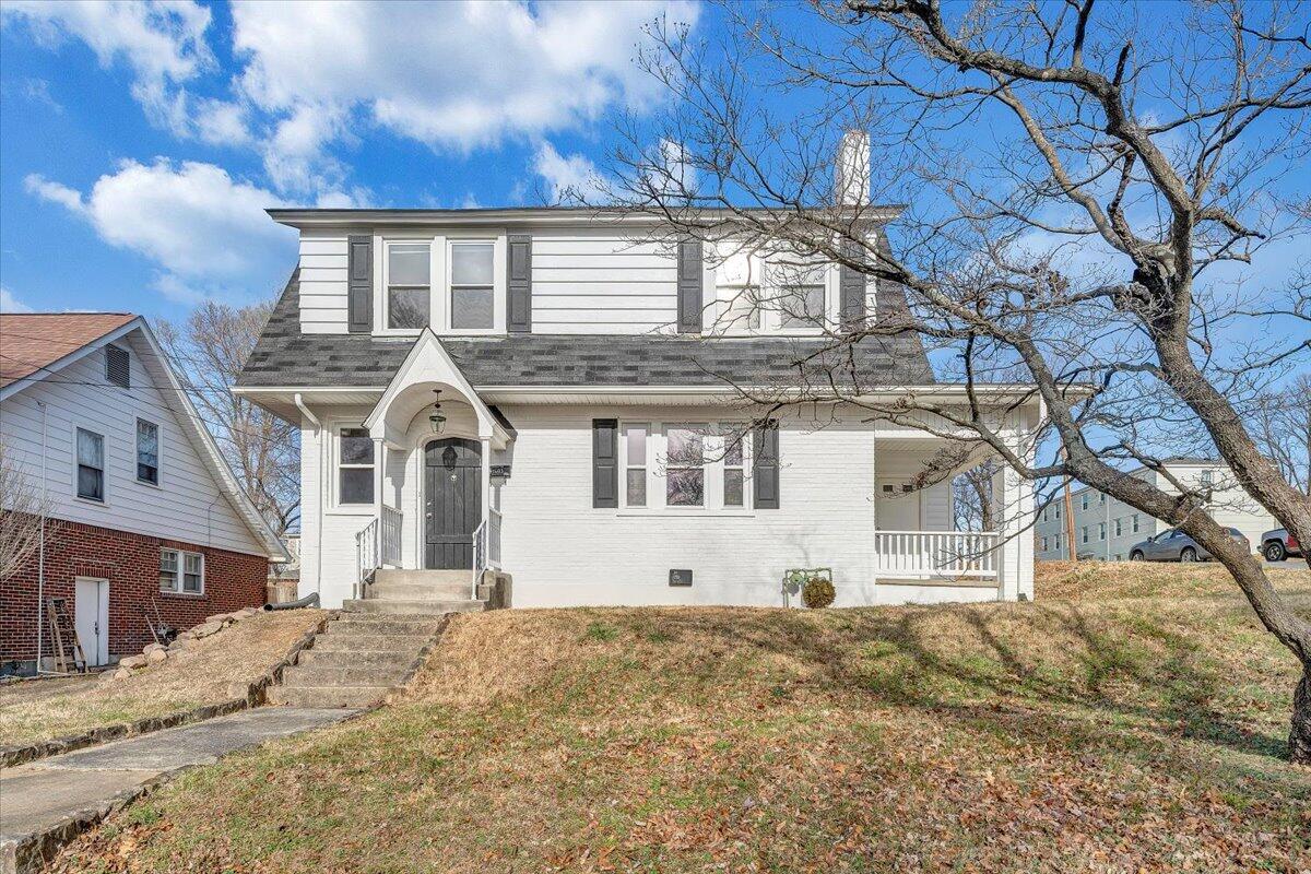 1601 Bluemont AVE SW
