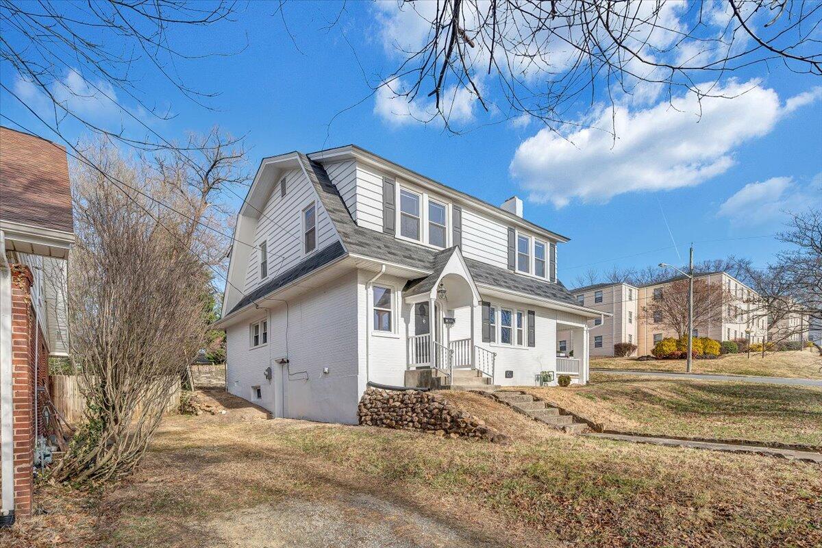1601 Bluemont AVE SW