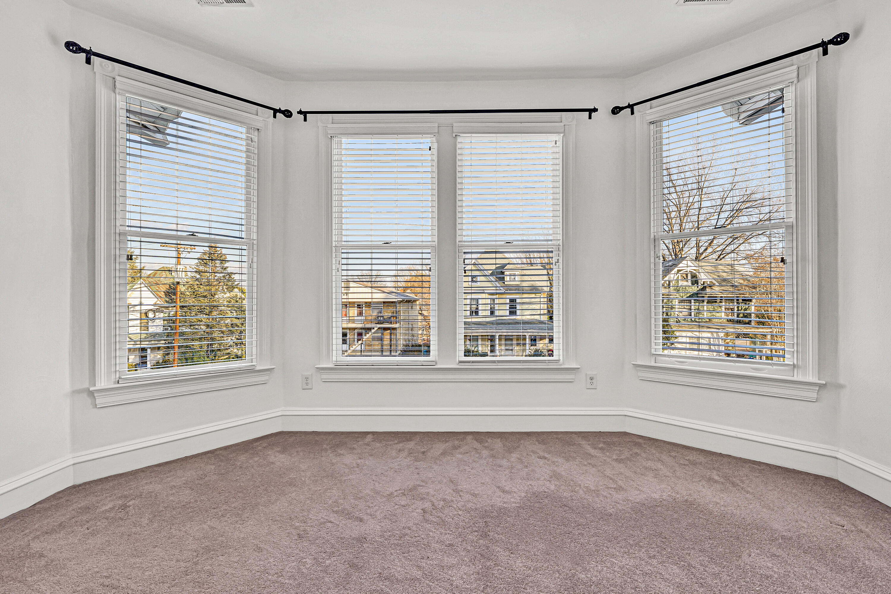 372 Albemarle AVE SW