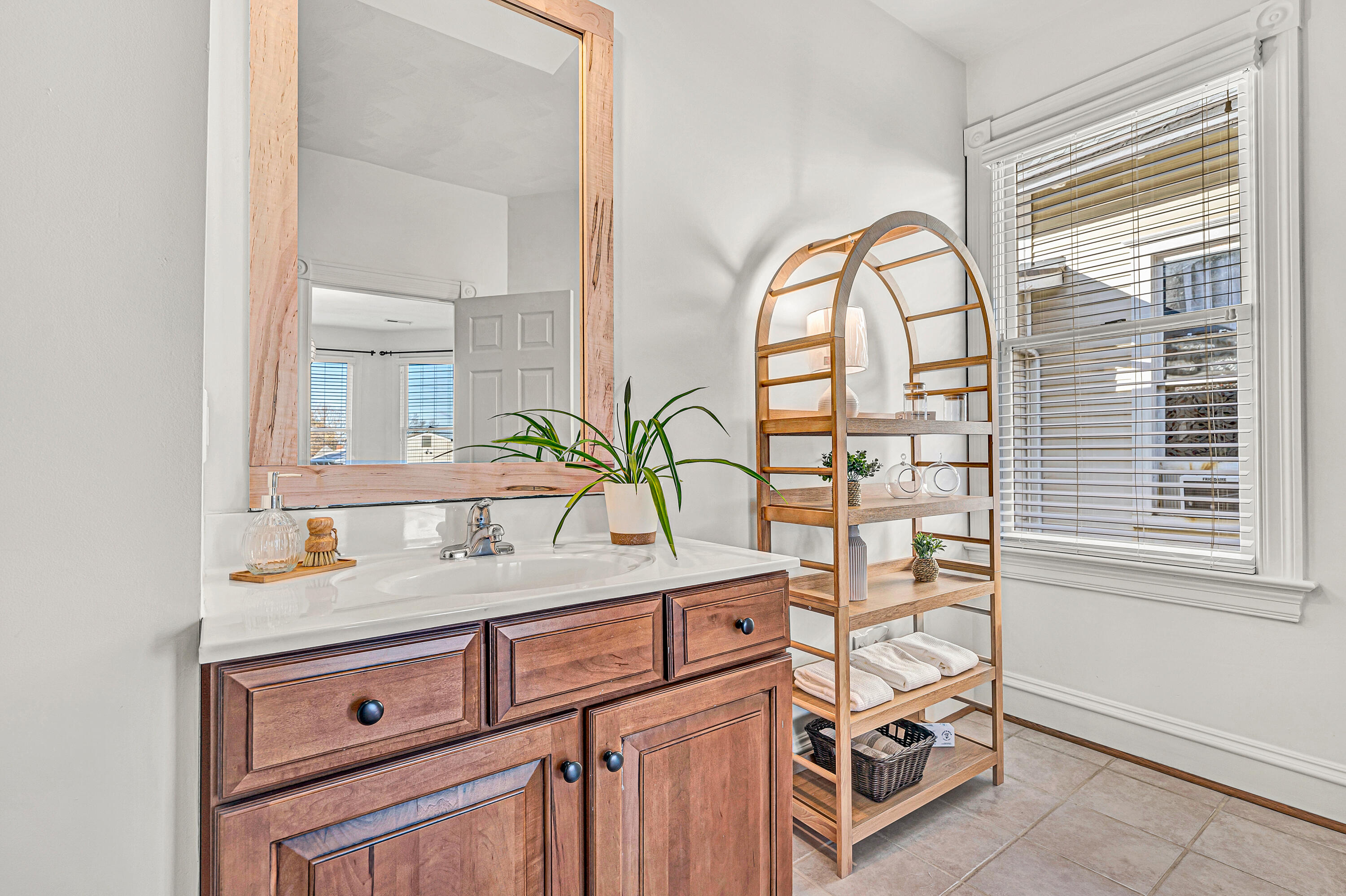 372 Albemarle AVE SW