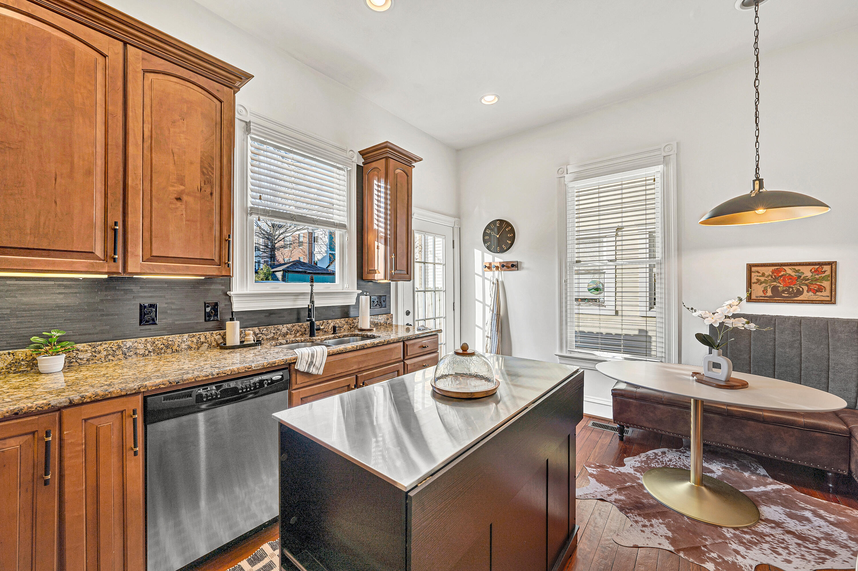 372 Albemarle AVE SW