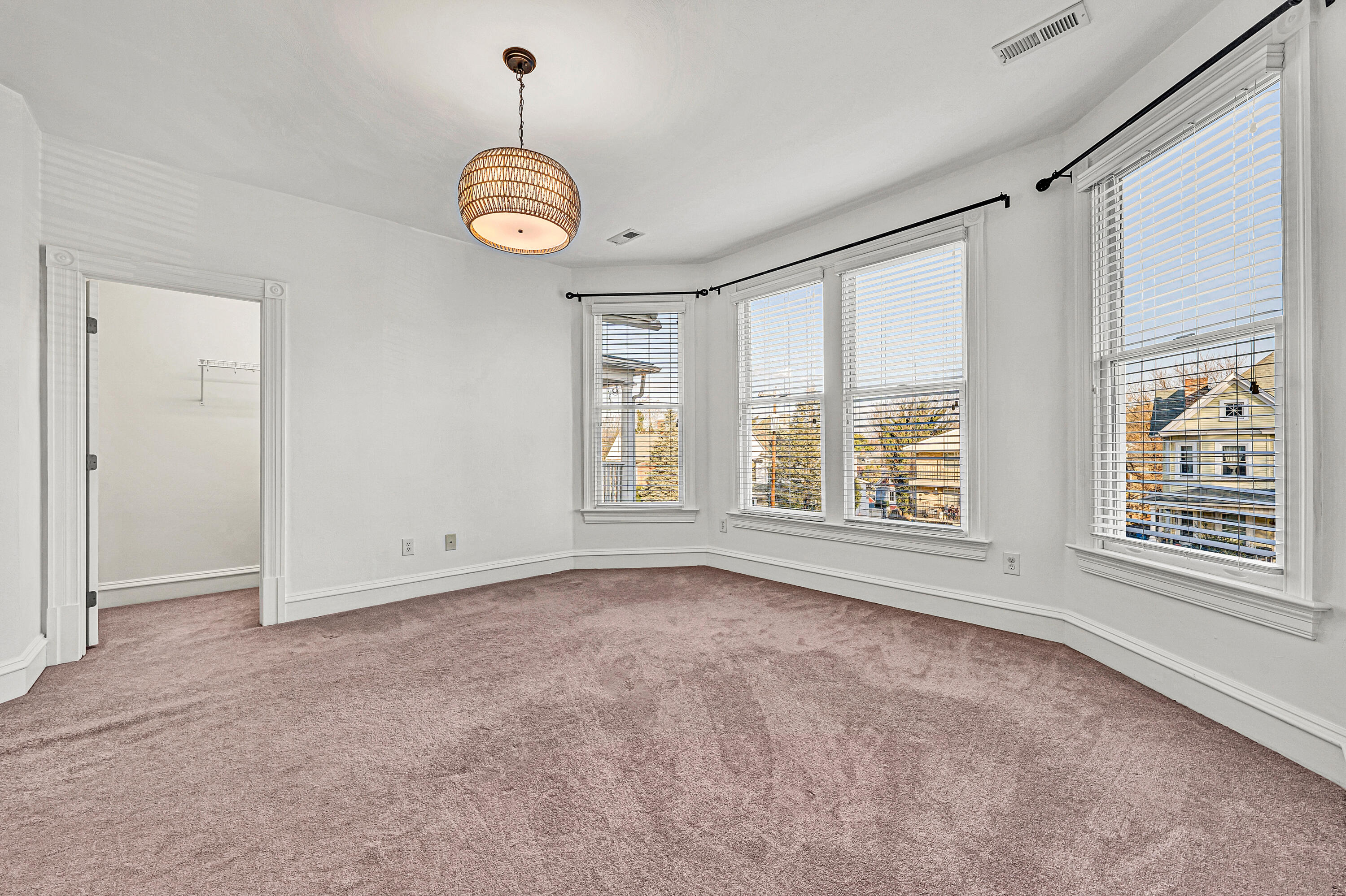 372 Albemarle AVE SW