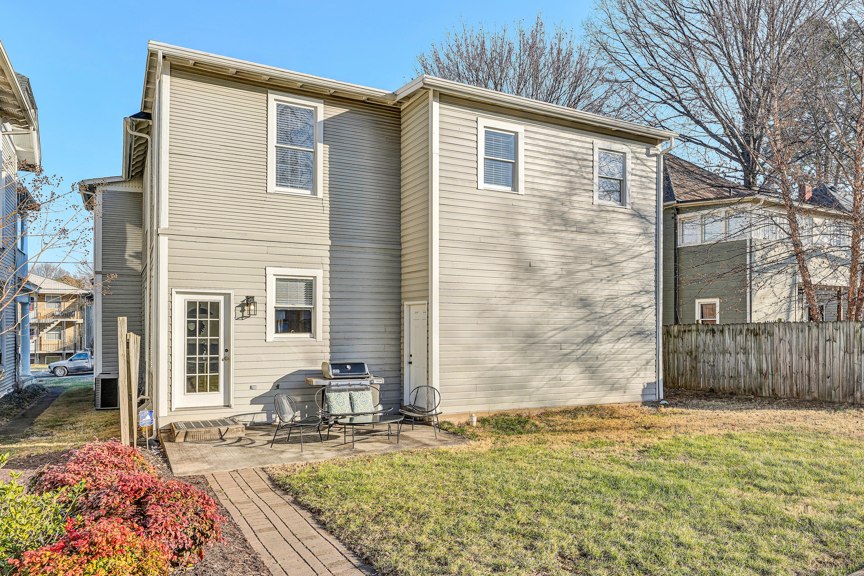 372 Albemarle AVE SW