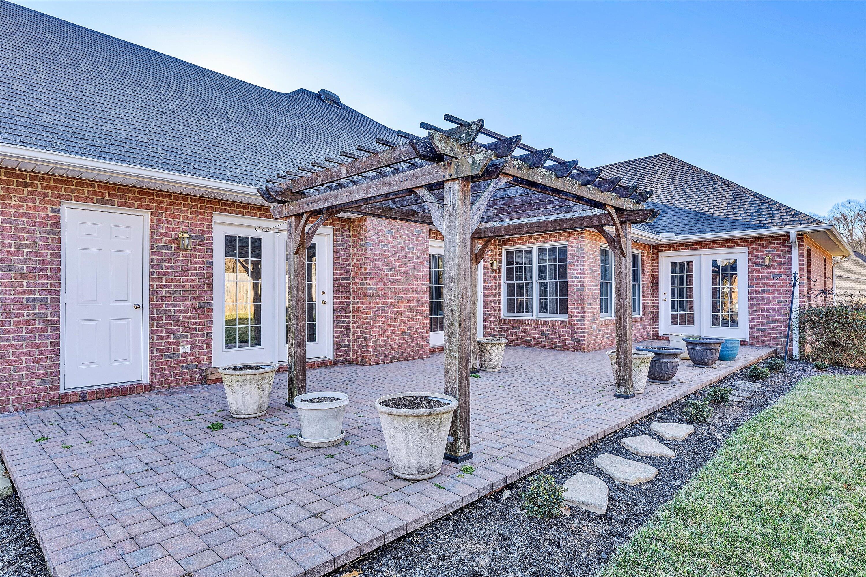 6304 Roselawn Court DR
