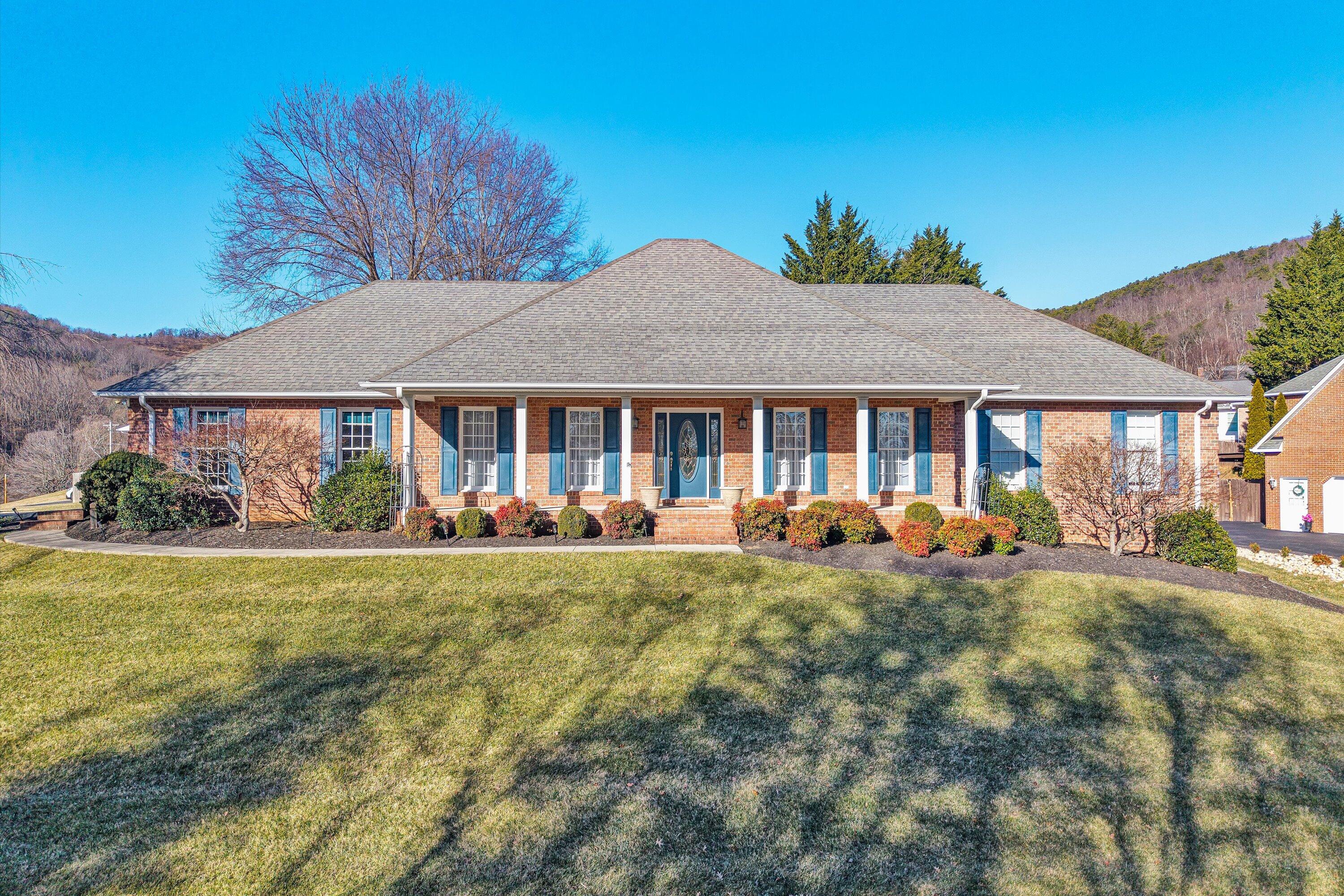 6304 Roselawn Court DR