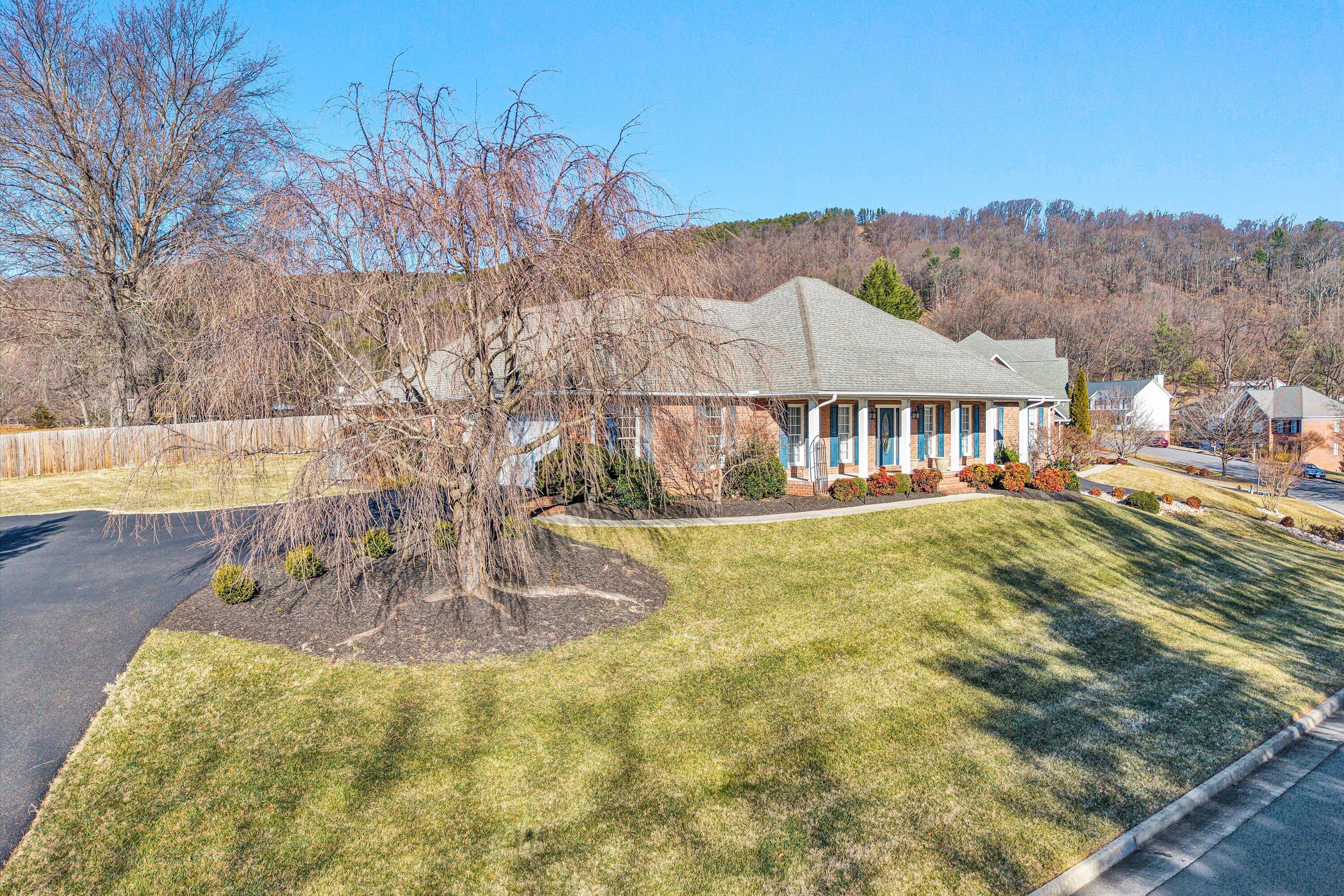 6304 Roselawn Court DR