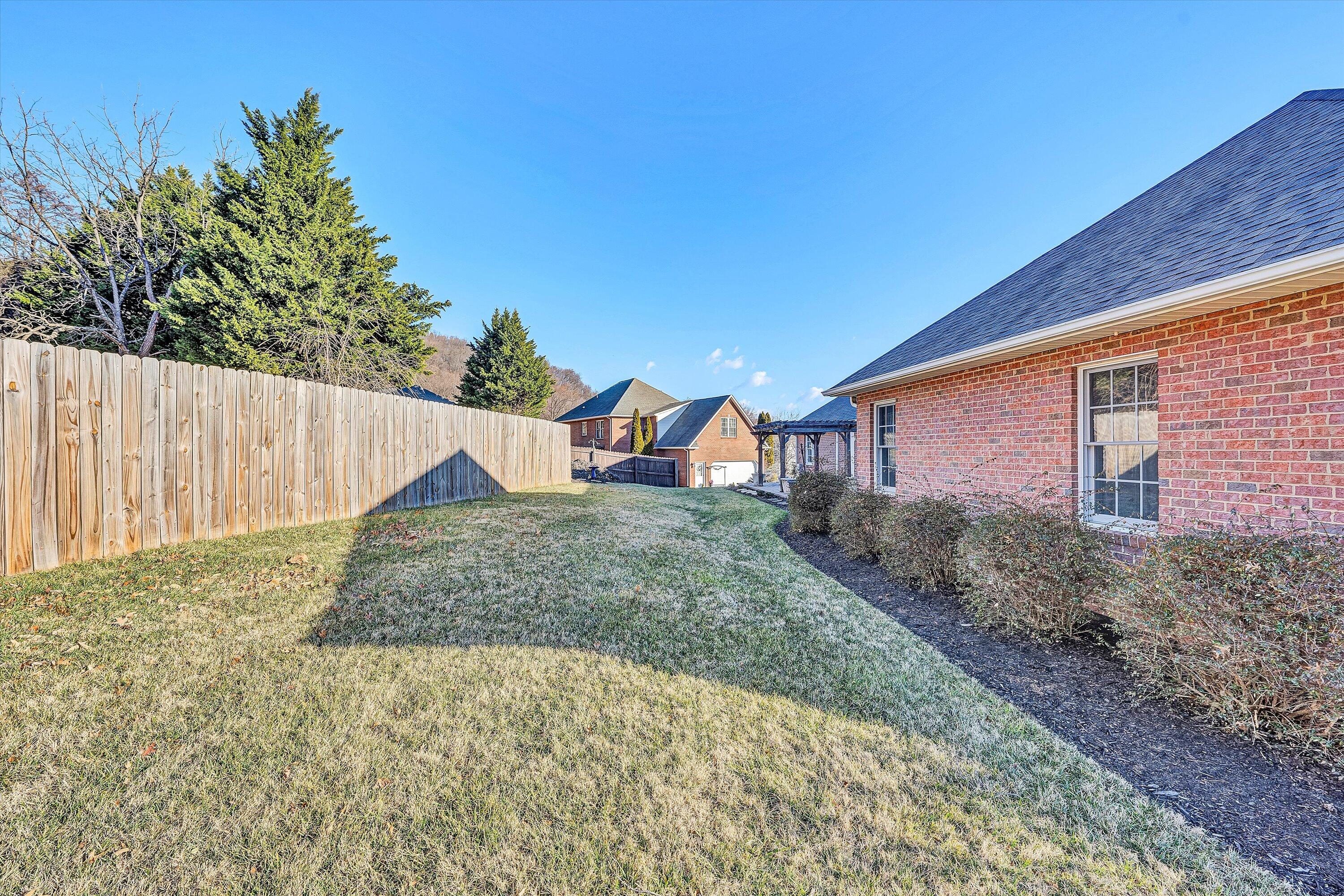 6304 Roselawn Court DR