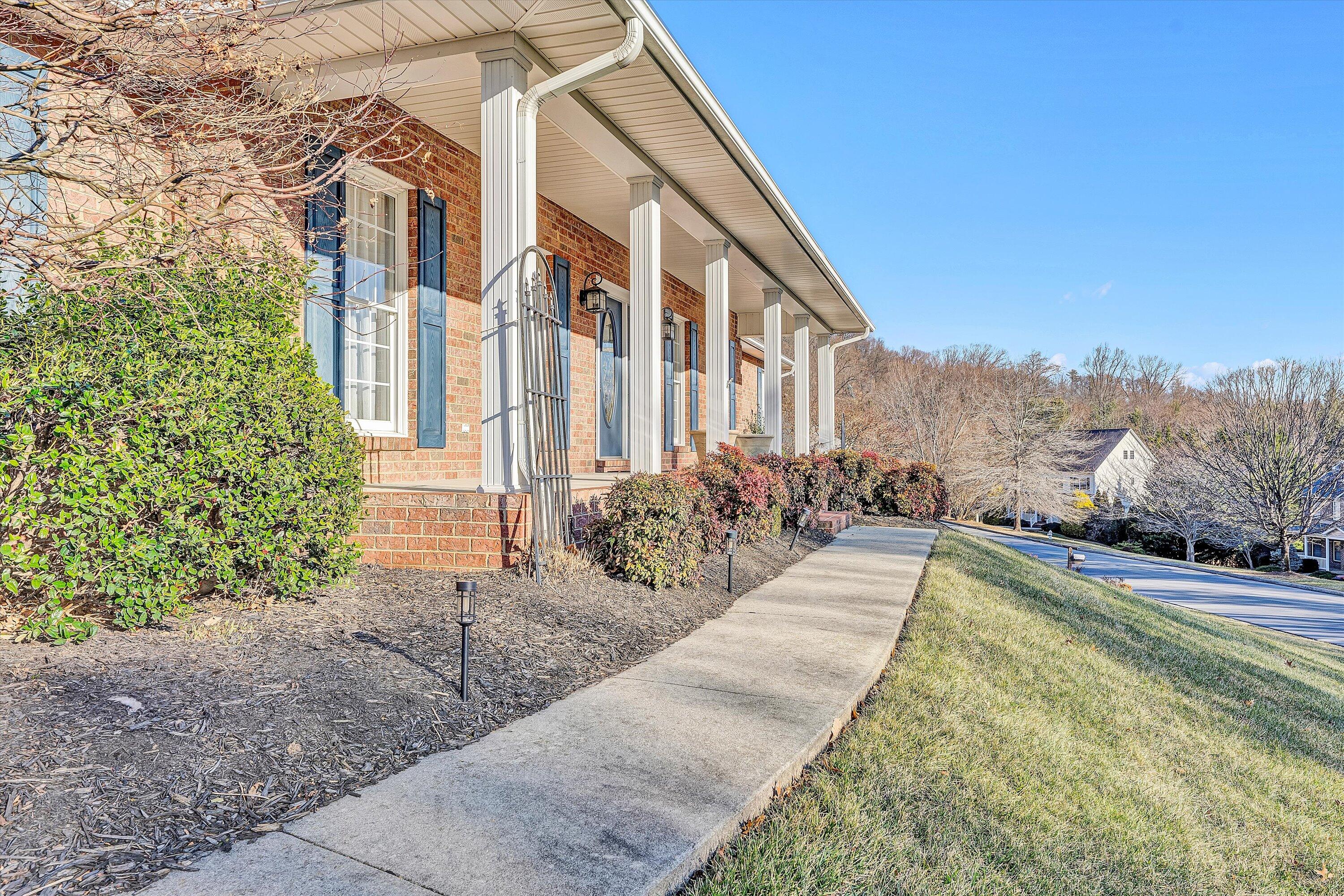 6304 Roselawn Court DR