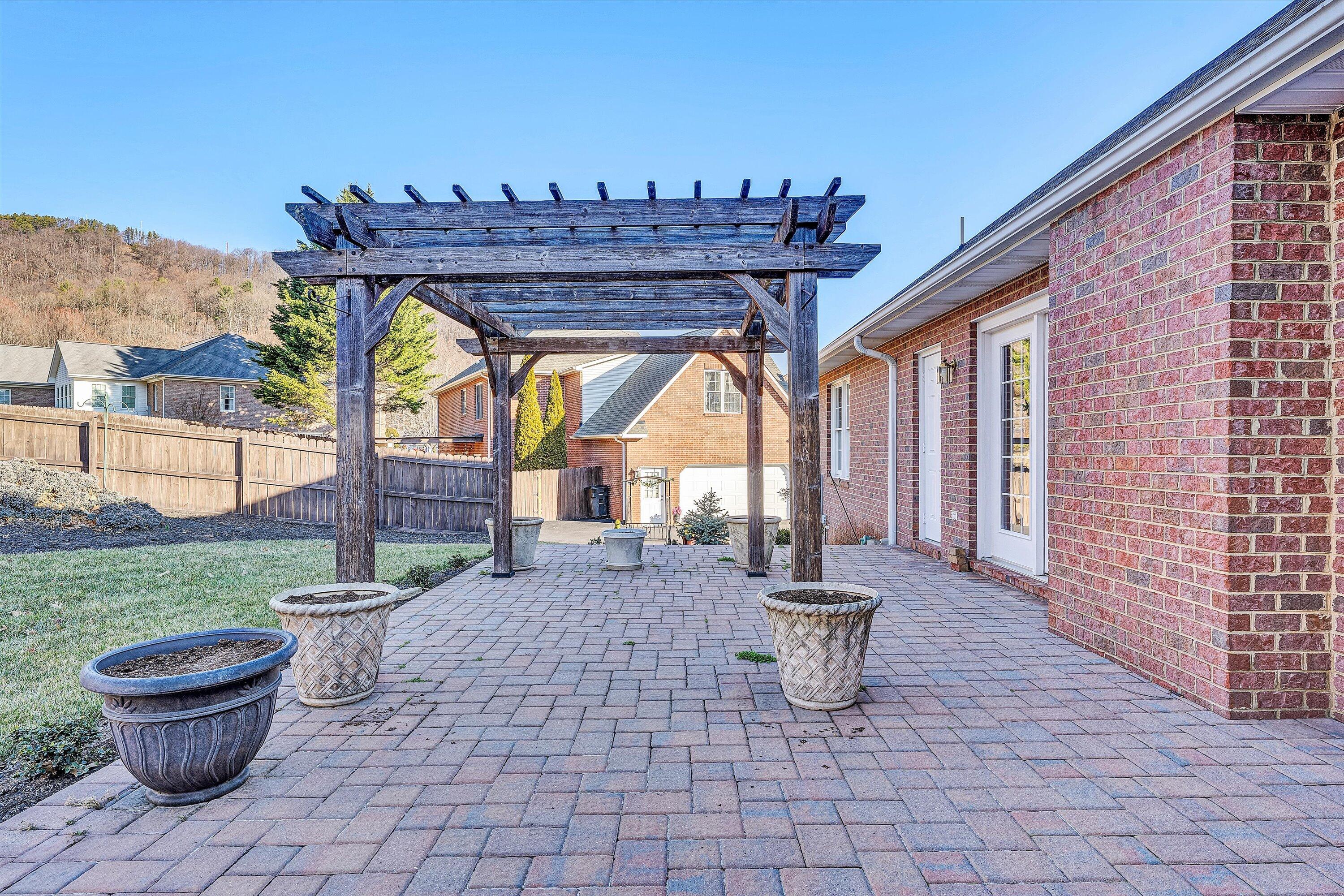6304 Roselawn Court DR