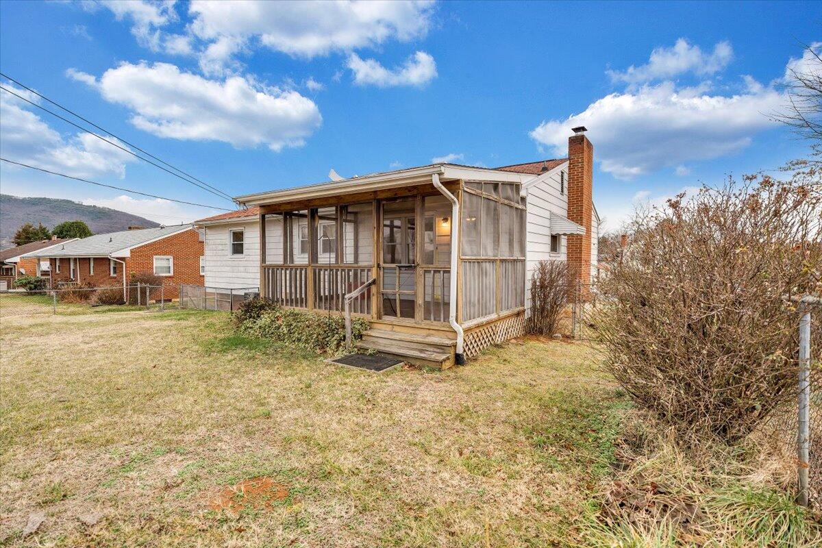 626 Santee RD