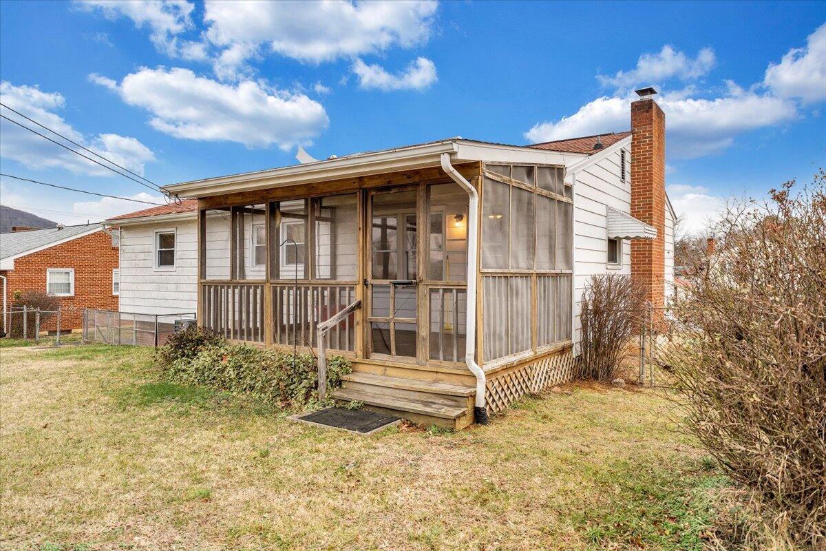 626 Santee RD