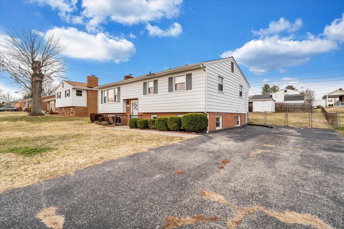 626 Santee RD