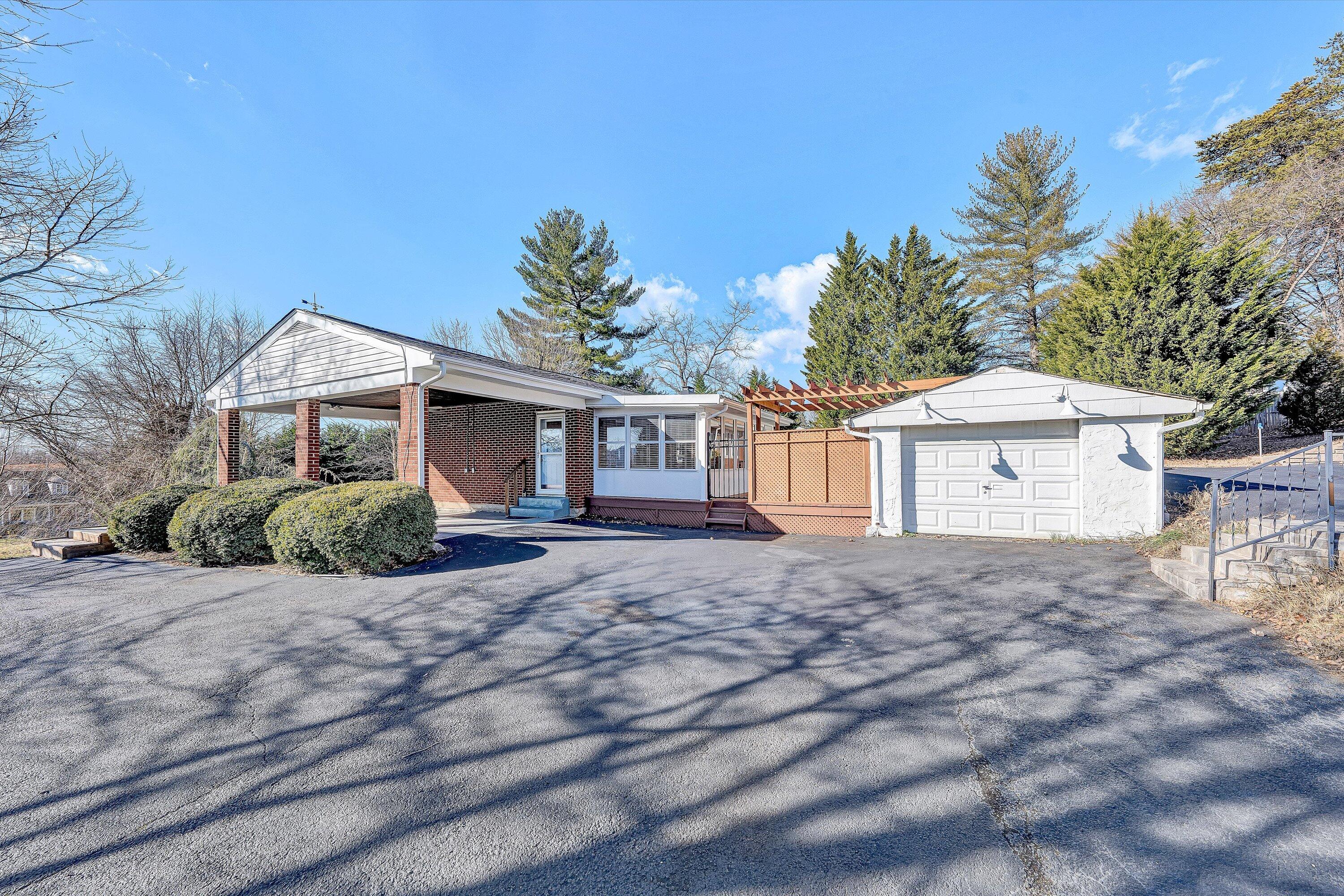 1944 Blue Ridge Springs RD