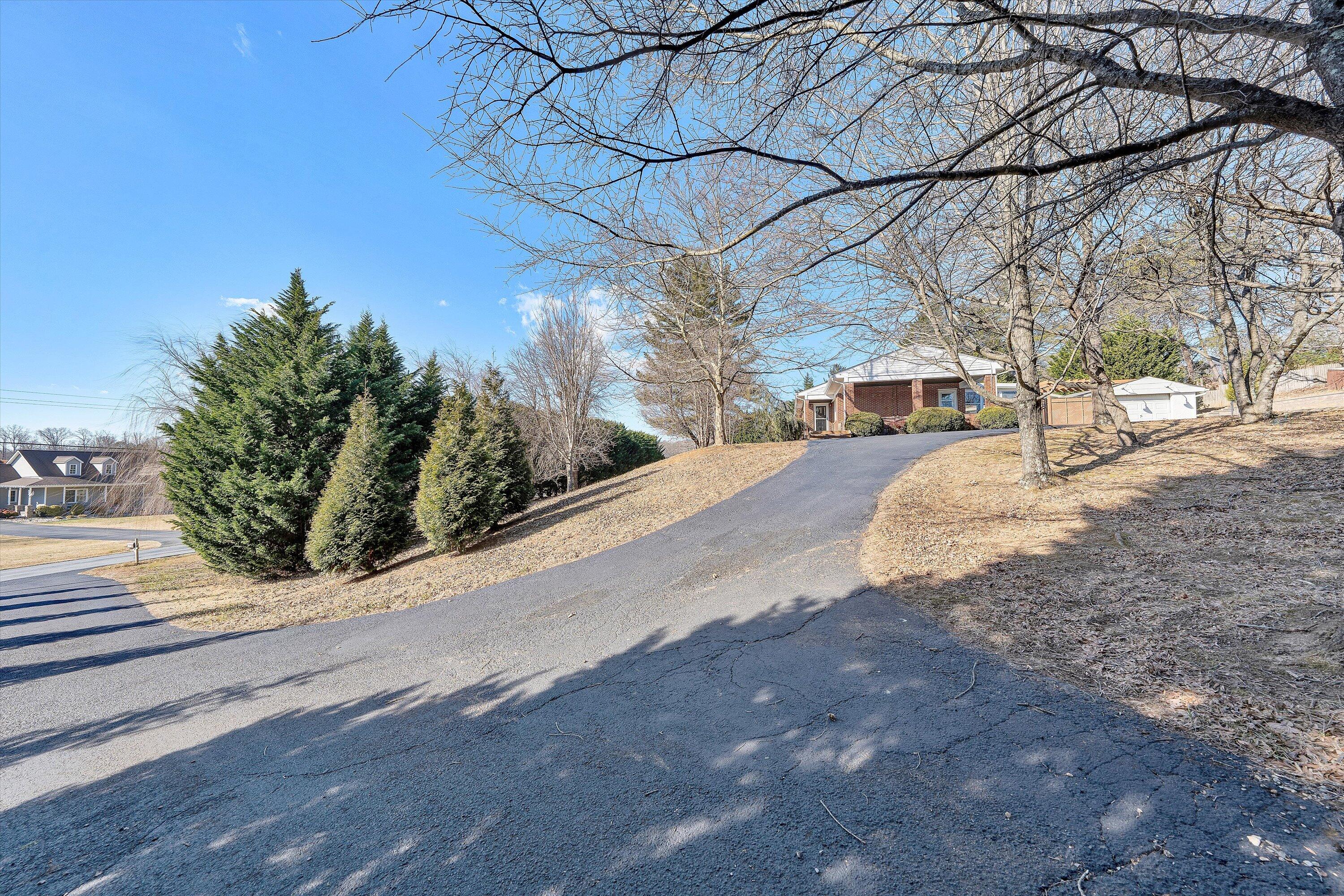 1944 Blue Ridge Springs RD