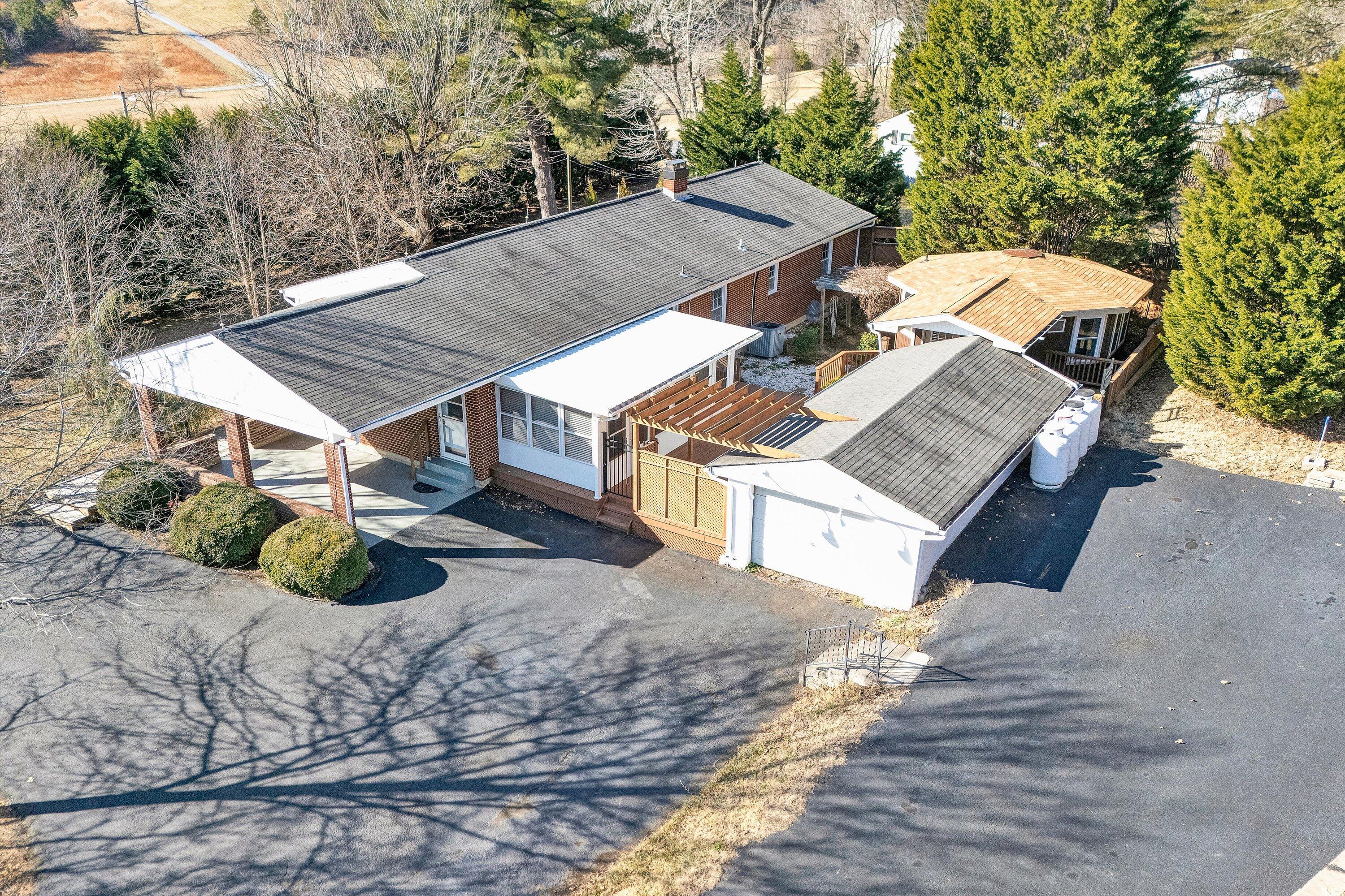 1944 Blue Ridge Springs RD